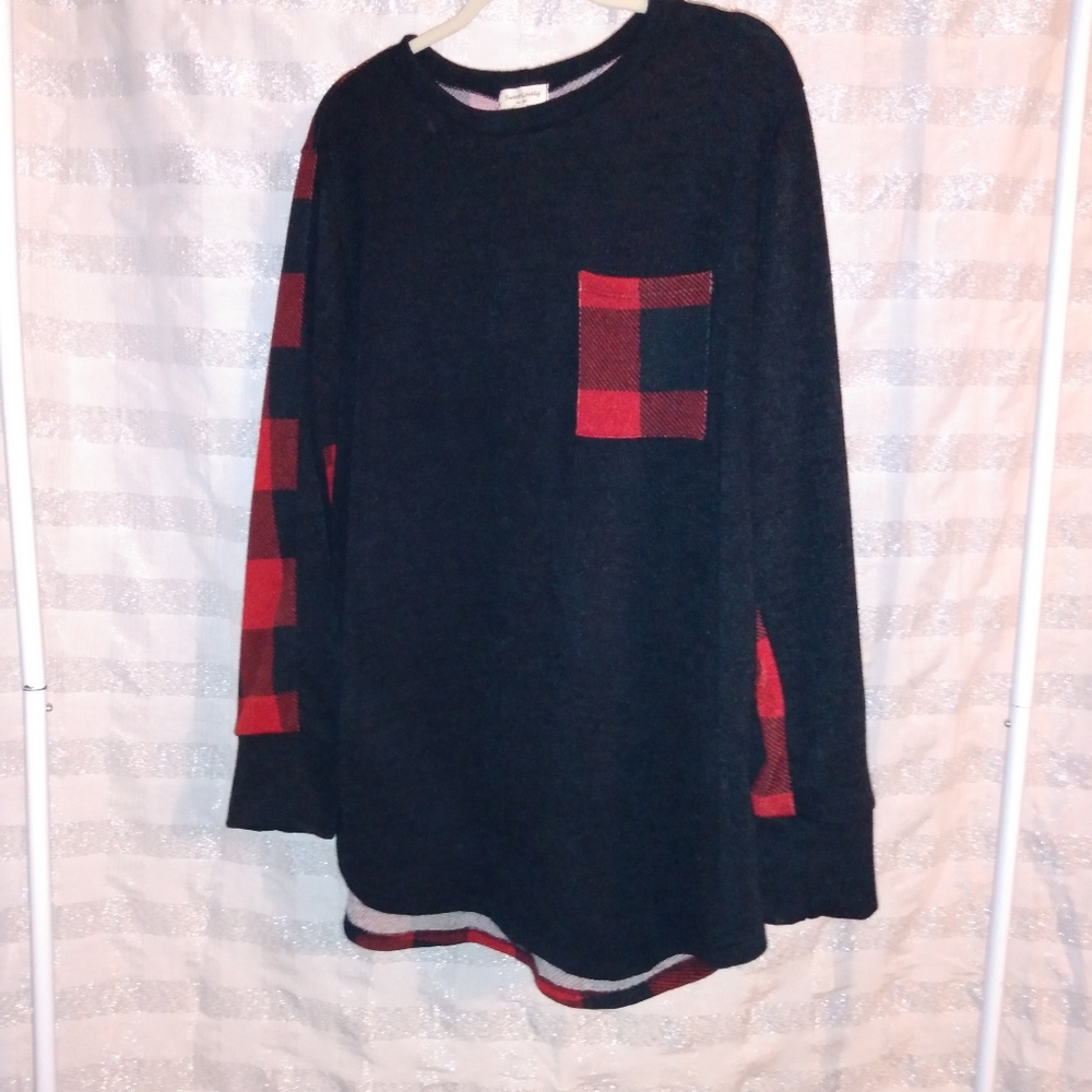 Lightweight sweater